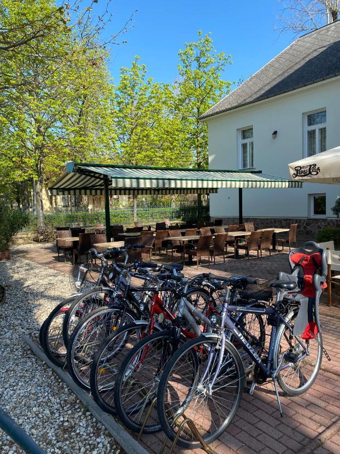 Fonix Hotel Balatonföldvár 외부 사진