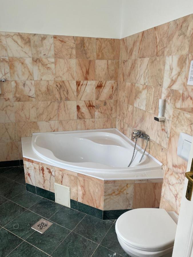 Fonix Hotel Balatonföldvár 외부 사진